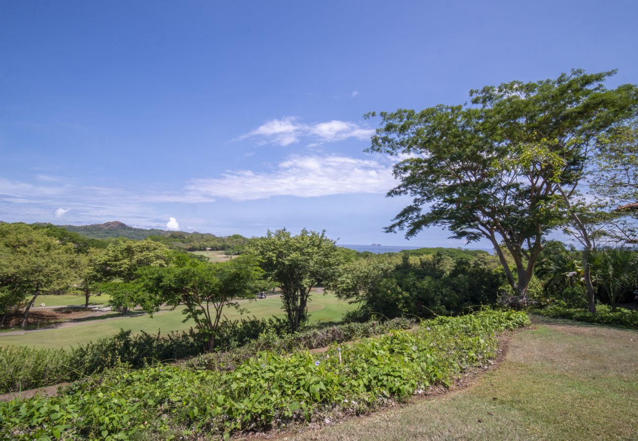 Residencial en Cabo Velas - Terrace 2BR Condo | Bougainvillea | Reserva Conchal Golf Resort