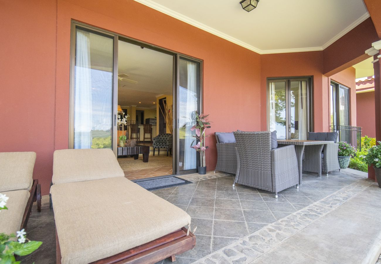 Residencial en Cabo Velas - Terrace 2BR Condo | Bougainvillea | Reserva Conchal Golf Resort