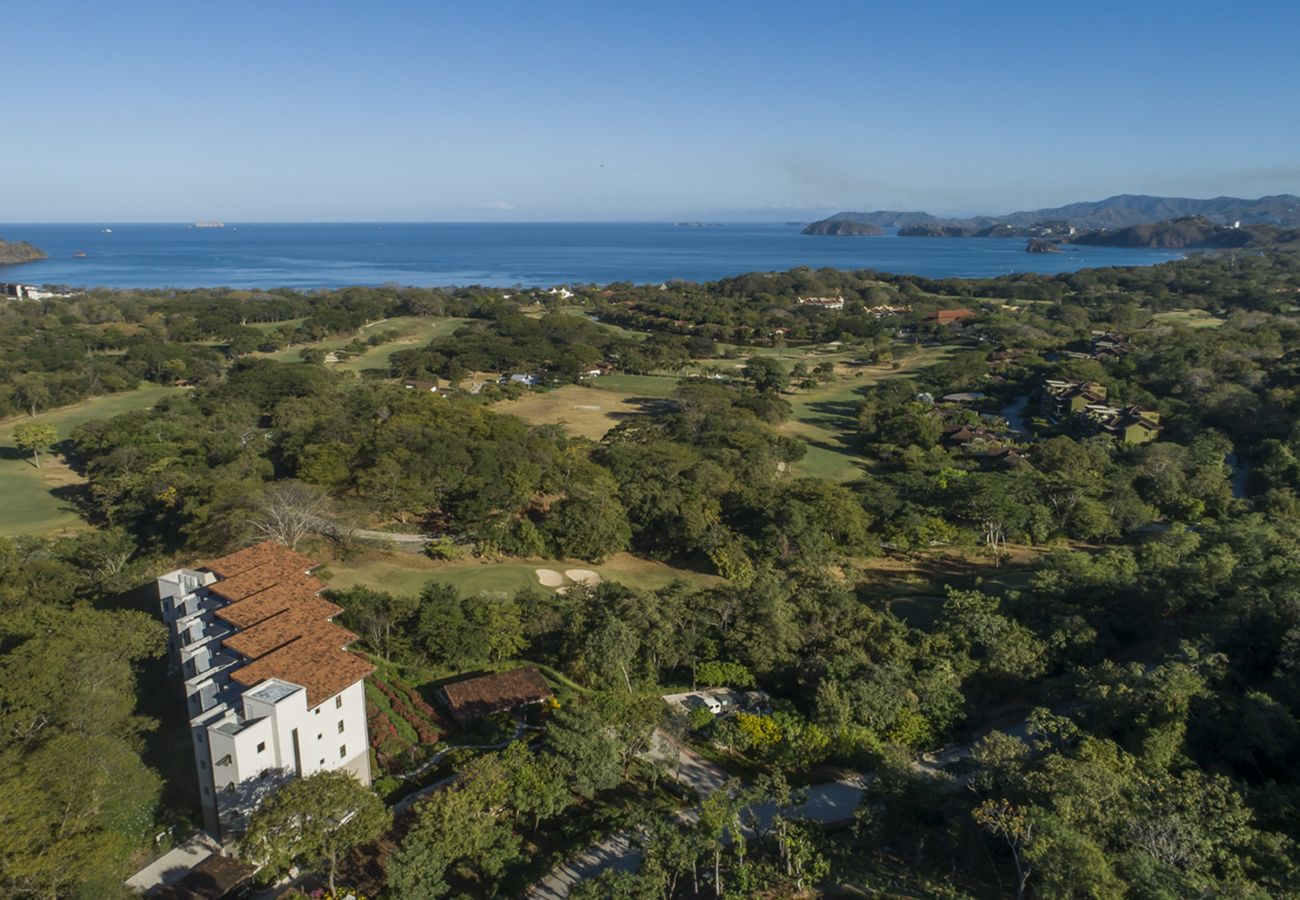 Residencial en Cabo Velas - Cozy 1BR Condo w/ Partial Ocean View | Roble Sabana | Reserva Conchal