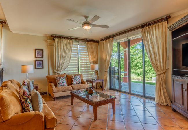 Residencial en Cabo Velas - Tropical 2BR Condo w/ Partial Ocean View | Bougainvillea | Reserva Conchal