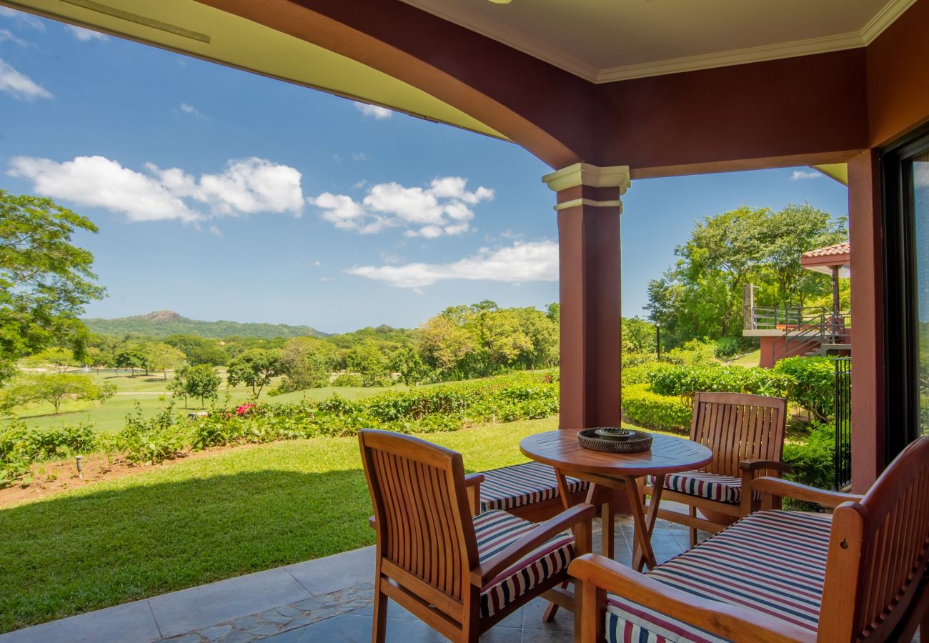 Residencial en Cabo Velas - Tropical 2BR Condo w/ Partial Ocean View | Bougainvillea | Reserva Conchal