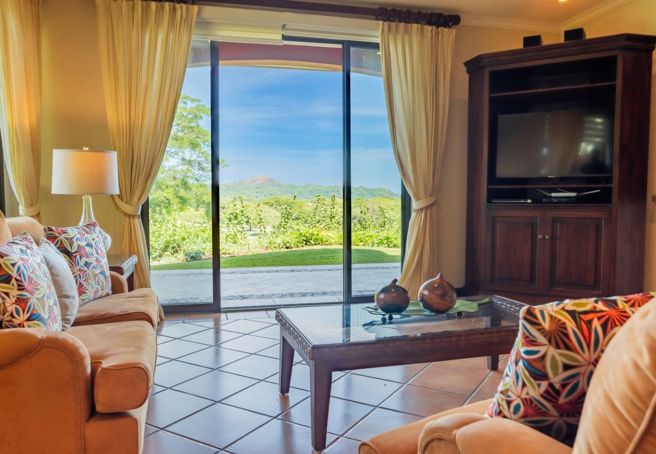 Residencial en Cabo Velas - Tropical 2BR Condo w/ Partial Ocean View | Bougainvillea | Reserva Conchal