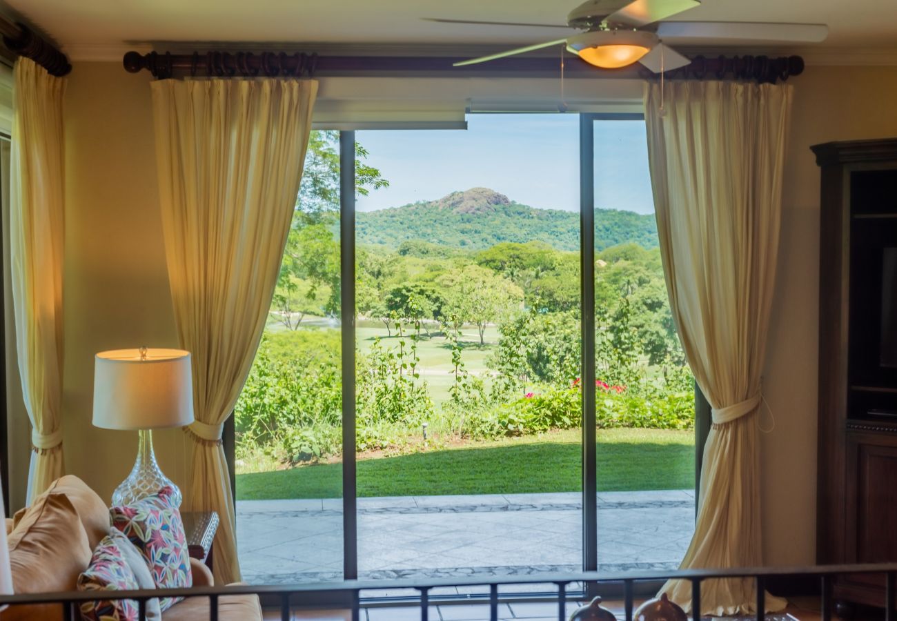Residencial en Cabo Velas - Tropical 2BR Condo w/ Partial Ocean View | Bougainvillea | Reserva Conchal