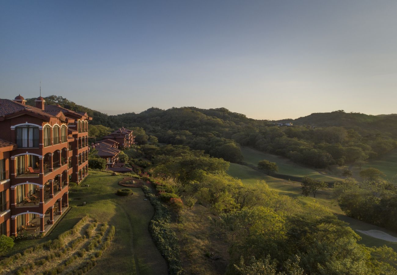 Apartamento en Cabo Velas - Luxury 3BR Condo w/ Partial Ocean View | Bougainvillea | Reserva Conchal