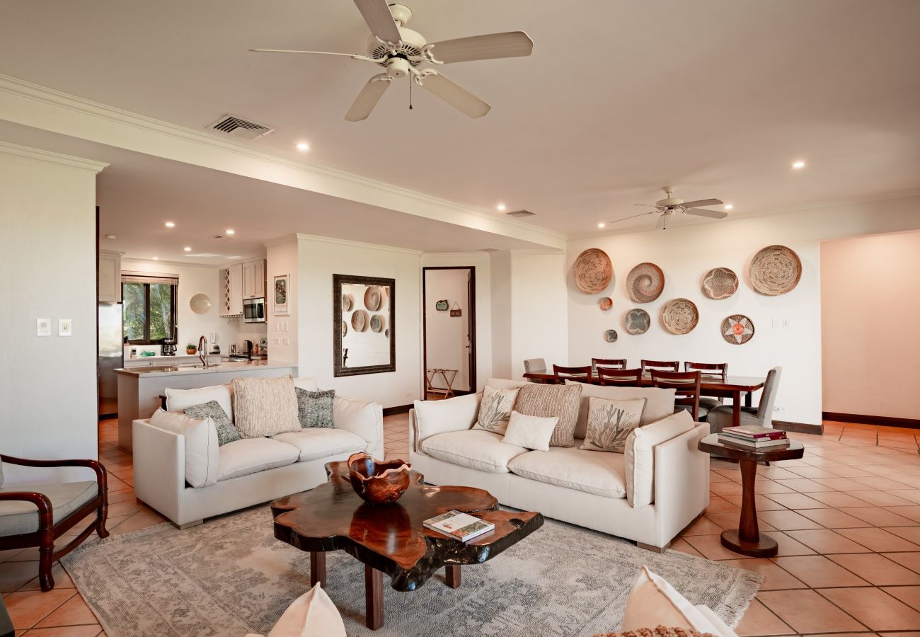 Residencial en Cabo Velas - Spacious 4BR Condo w/ Partial Ocean View | Bougainvillea | Reserva Conchal