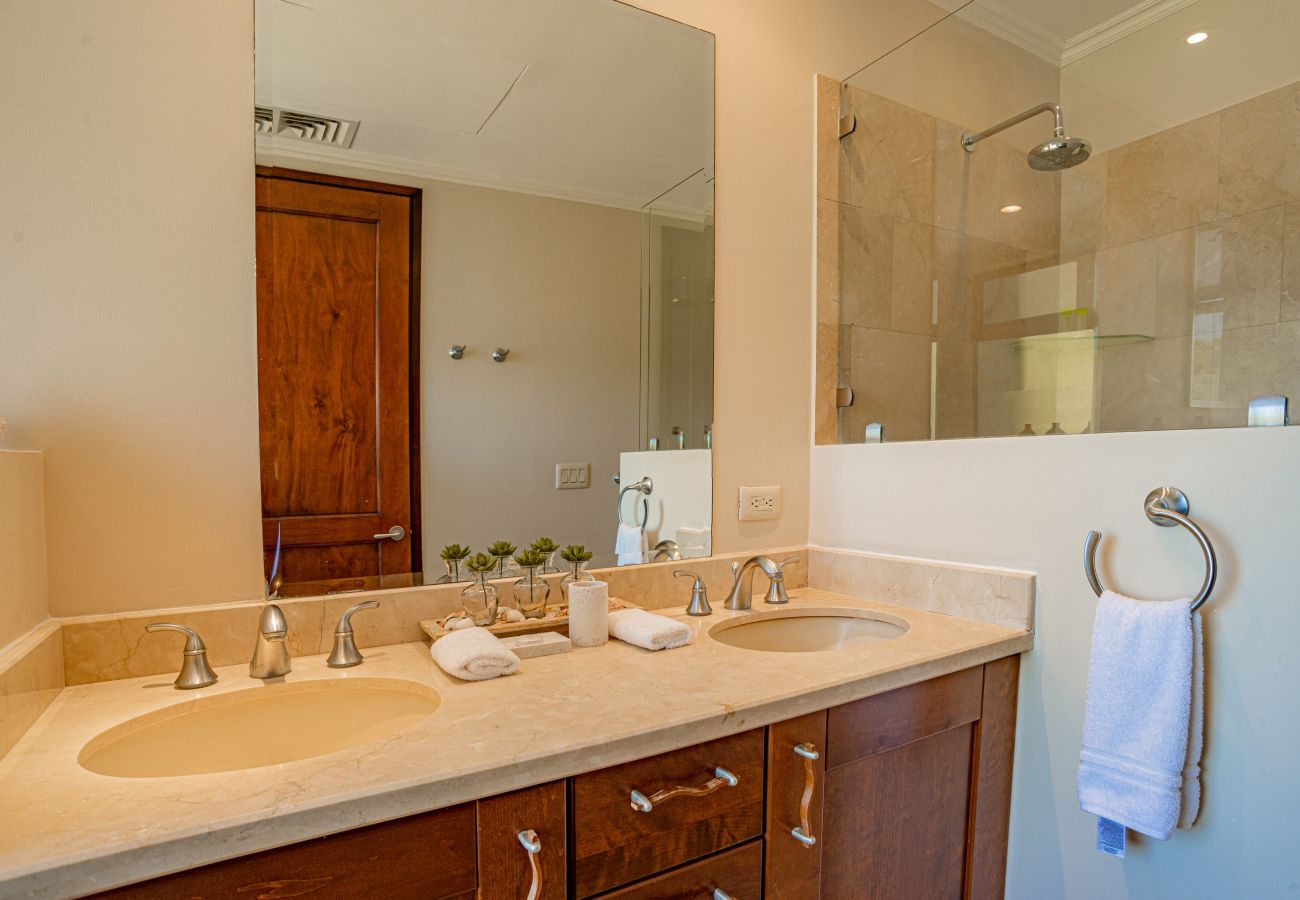 Residencial en Cabo Velas - Adults Only 3BR Condo w/ Partial Ocean View | Carao | Reserva Conchal