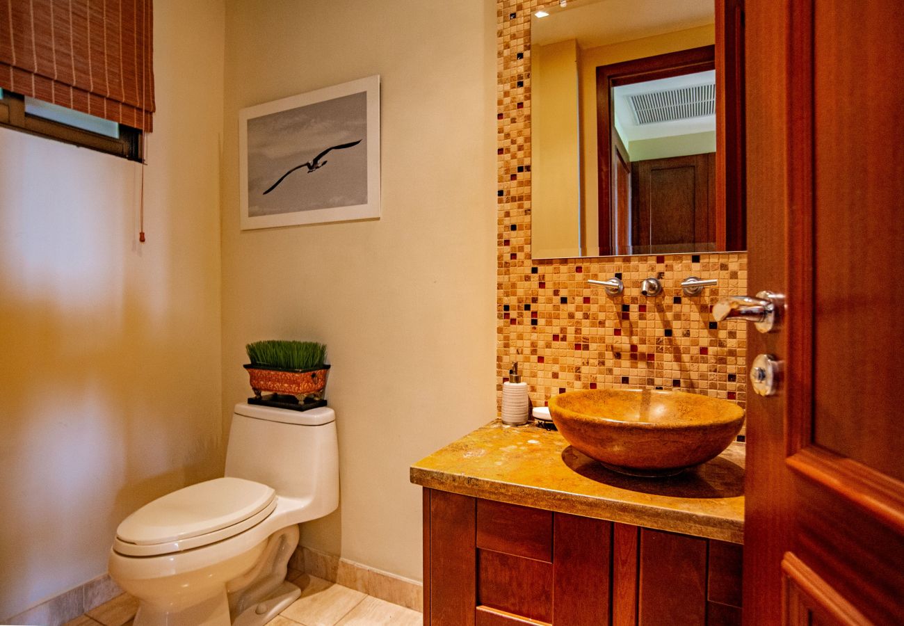 Residencial en Cabo Velas - Spacious 2BR Condo w/ Ocean Glimpse | Jobo | Reserva Conchal Golf Resort