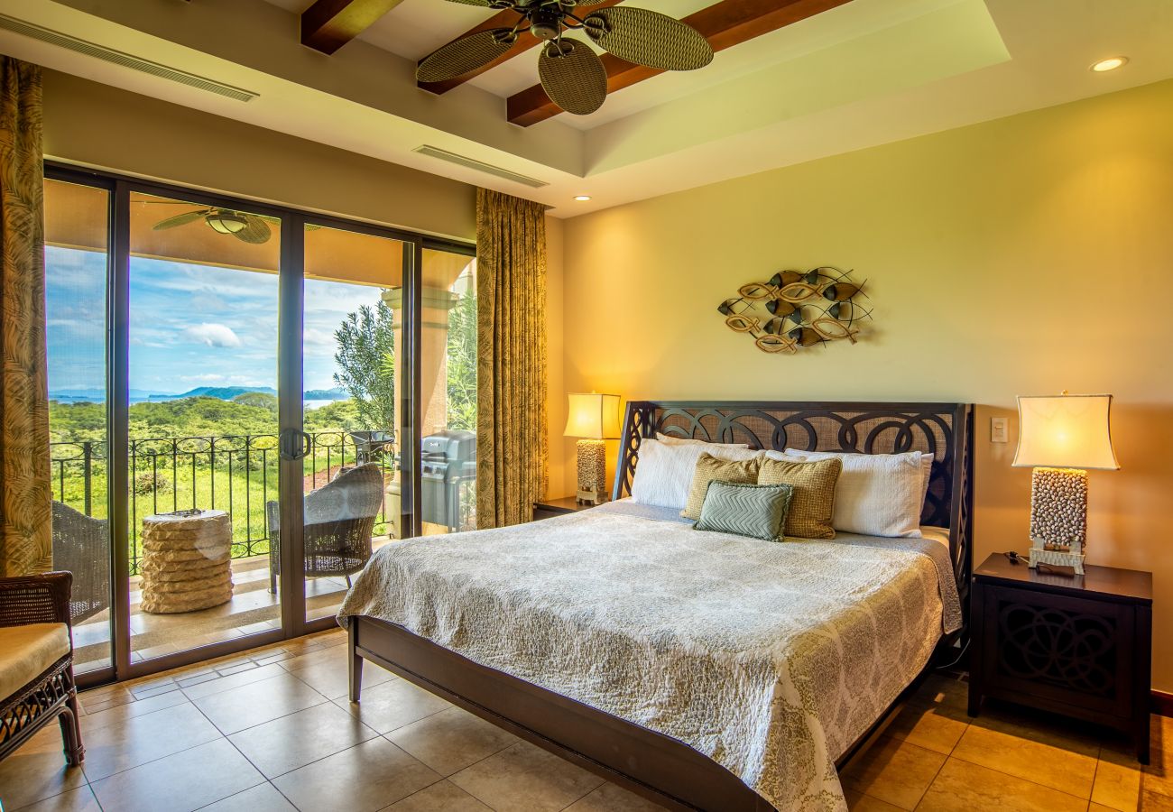 Residencial en Cabo Velas - Spacious 2BR Condo w/ Ocean Glimpse | Jobo | Reserva Conchal Golf Resort