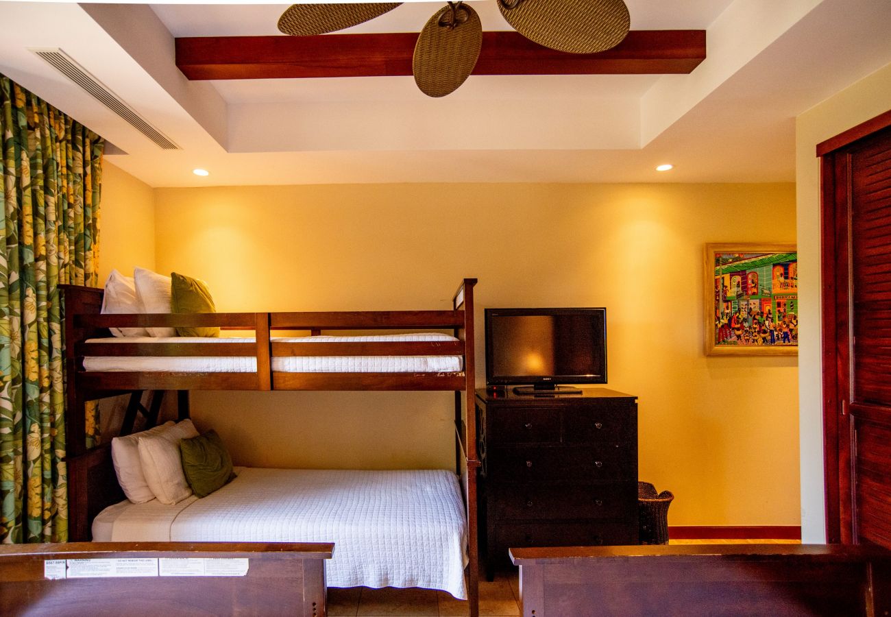 Residencial en Cabo Velas - Spacious 2BR Condo w/ Ocean Glimpse | Jobo | Reserva Conchal Golf Resort