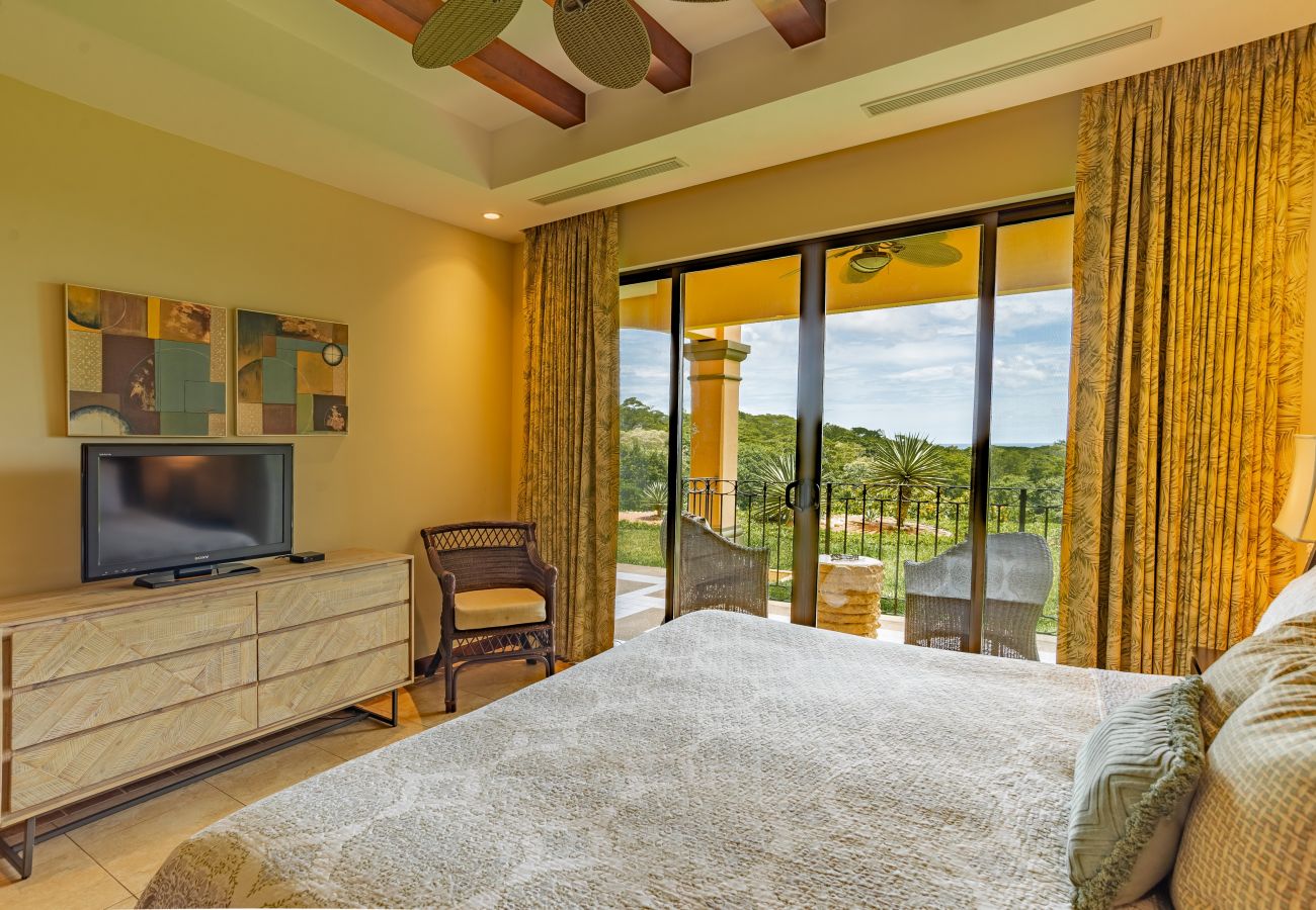 Residencial en Cabo Velas - Spacious 2BR Condo w/ Ocean Glimpse | Jobo | Reserva Conchal Golf Resort