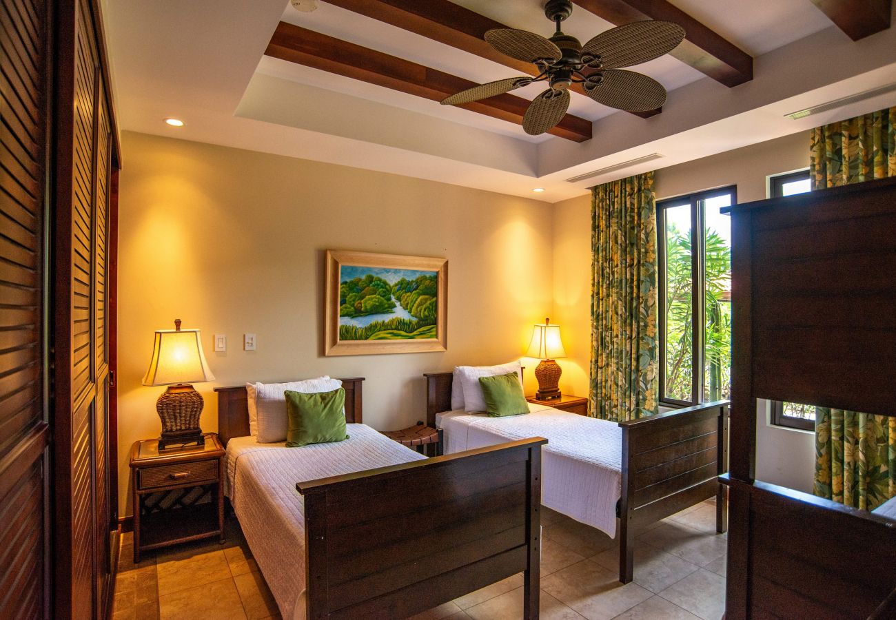 Residencial en Cabo Velas - Spacious 2BR Condo w/ Ocean Glimpse | Jobo | Reserva Conchal Golf Resort