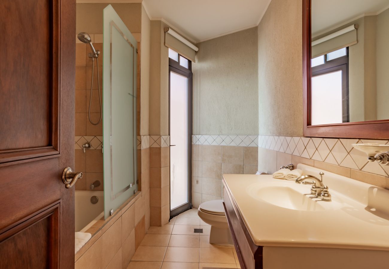 Residencial en Cabo Velas - Serene 3BR Condo | Bougainvillea | Reserva Conchal Golf Resort
