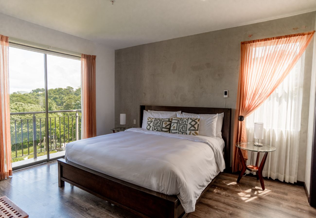 Residencial en Cabo Velas - Spacious 2BR Condo w/ Partial Ocean View | Roble Sabana | Reserva Conchal