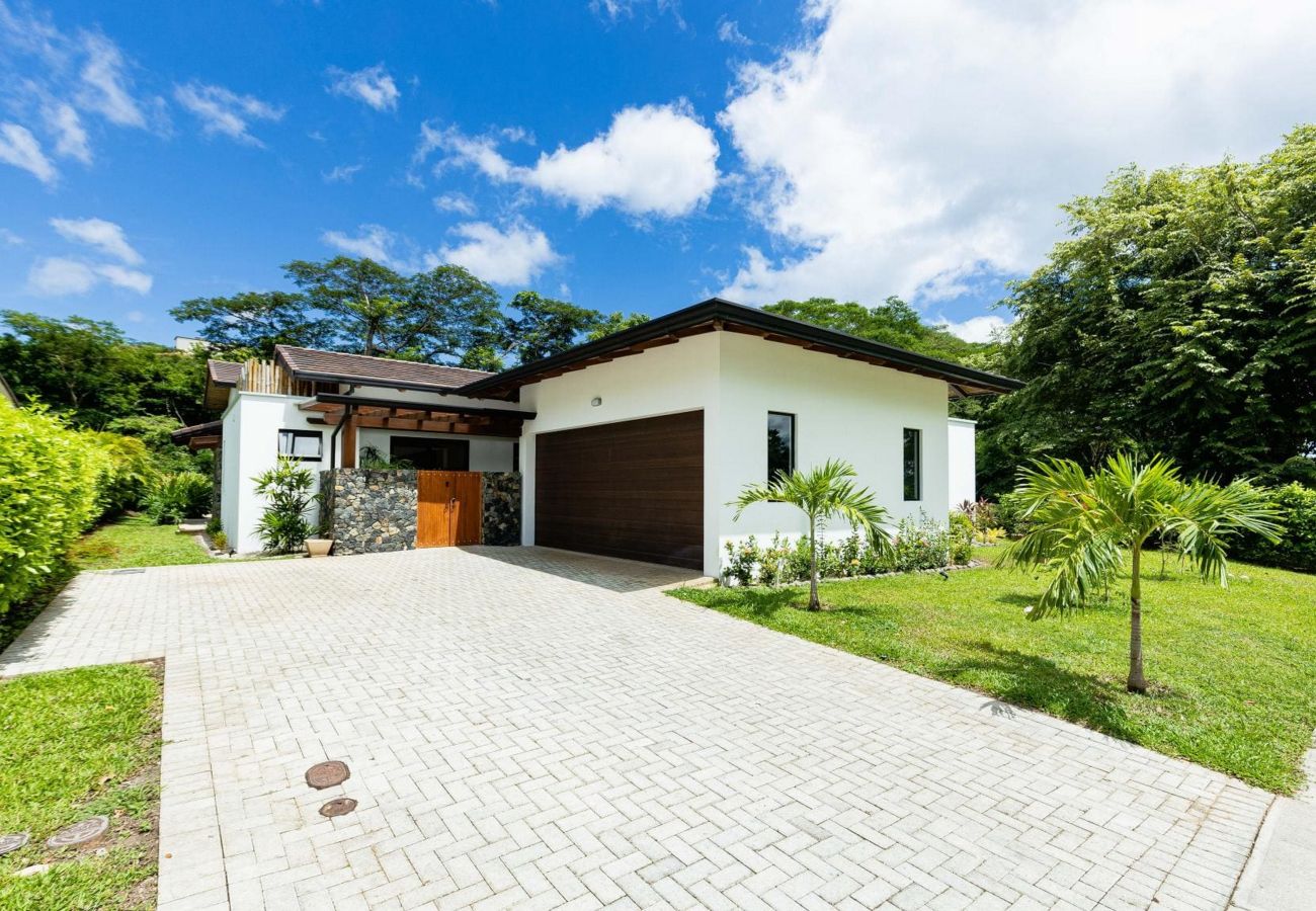Villa en Cabo Velas - Private Pool Luxury Modern House + Free Golf Cart | Llama del Bosque |Reserva Conchal Golf Resort