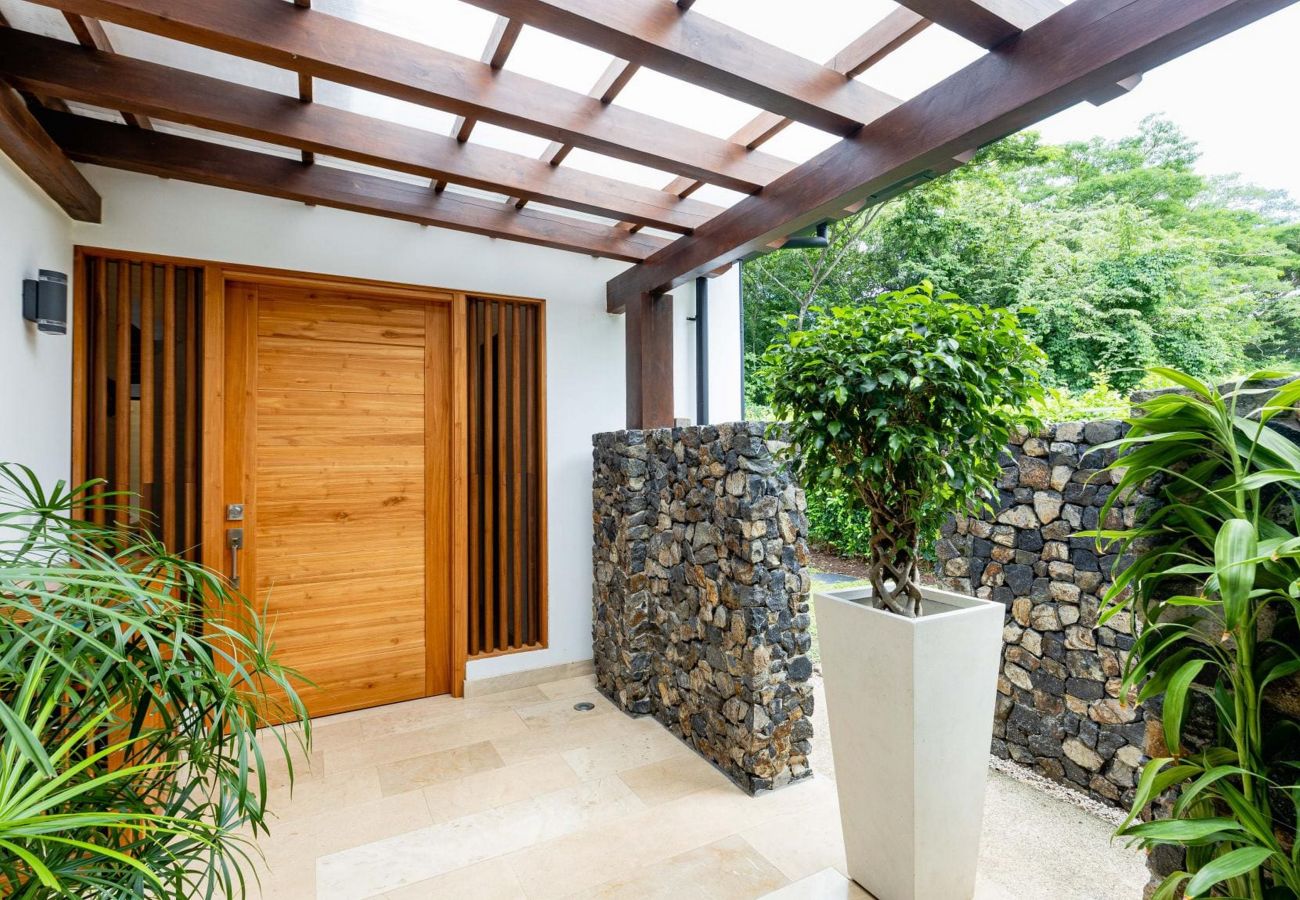 Villa en Cabo Velas - Private Pool Luxury Modern House + Free Golf Cart | Llama del Bosque |Reserva Conchal Golf Resort