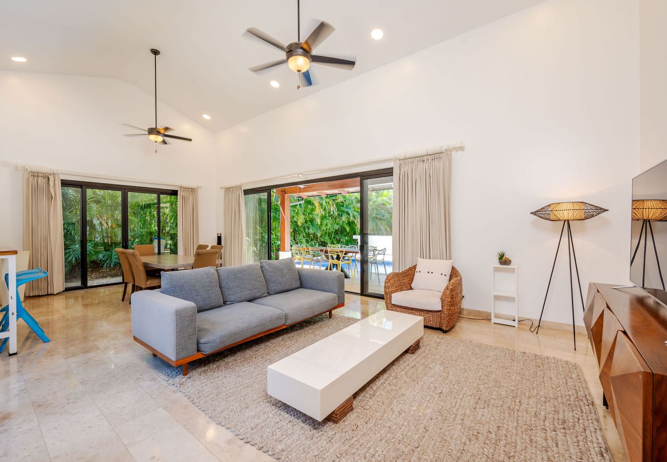 Villa in Cabo Velas - Private Pool Luxury Modern House + Free Golf Cart | Llama del Bosque |Reserva Conchal Golf Resort