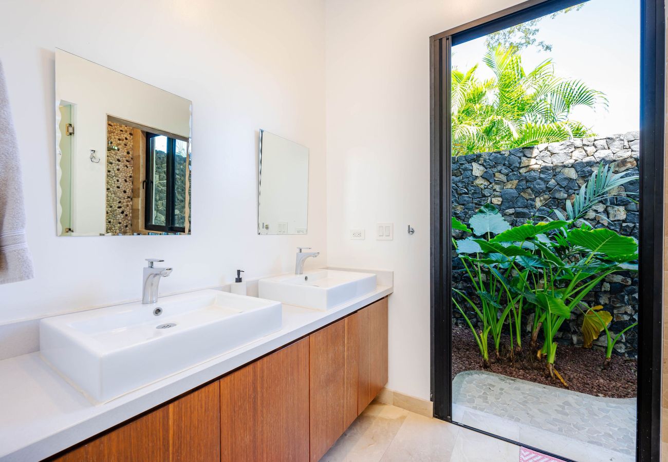 Villa in Cabo Velas - Private Pool Luxury Modern House + Free Golf Cart | Llama del Bosque |Reserva Conchal Golf Resort