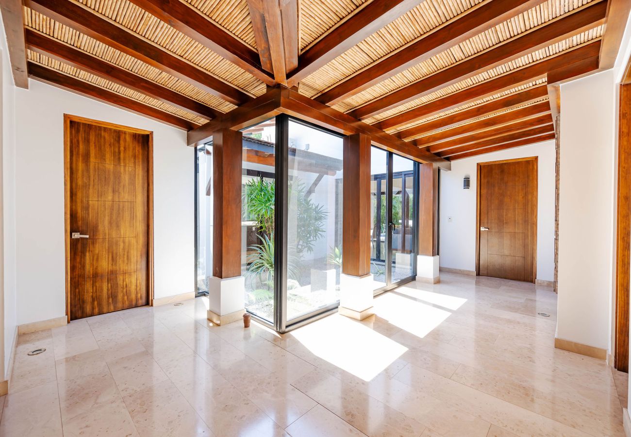 Villa in Cabo Velas - Private Pool Luxury Modern House + Free Golf Cart | Llama del Bosque |Reserva Conchal Golf Resort